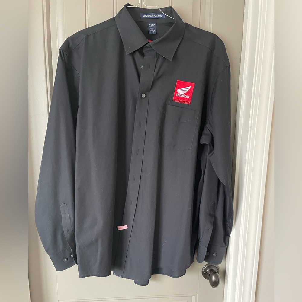 Elegant Black Dress Shirt with Classic Collar